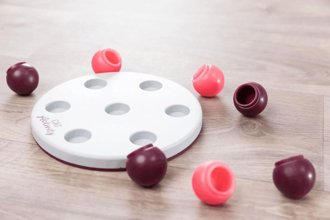 Trixie Cat Activity Solitaire 2 Trixie Cat Activity Solitaire – Image 2